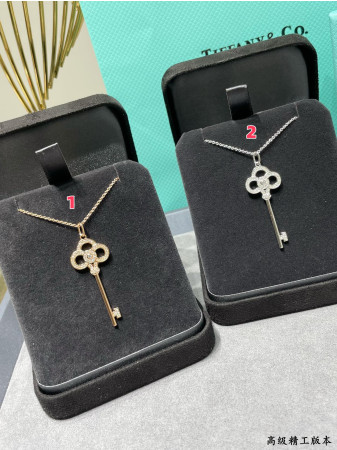 T*f*ny & Co. Keys Collection Crowned Heart Key Necklace Ag925