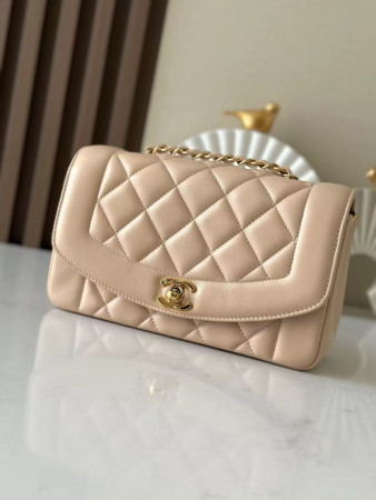 Ch*el Small Diana Flap Bag Lambskin Gold Hardware 22.5x14x7cm