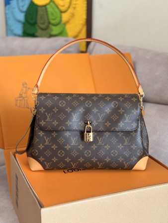 LV HIDE AWAY Medium Gloves M14473 26 x 18 x 36 cm