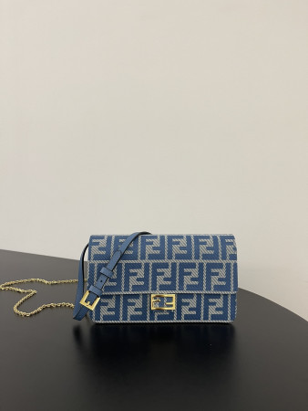 F**di baguette Blue denim effect FF jacquard bag 15x6x27 cm