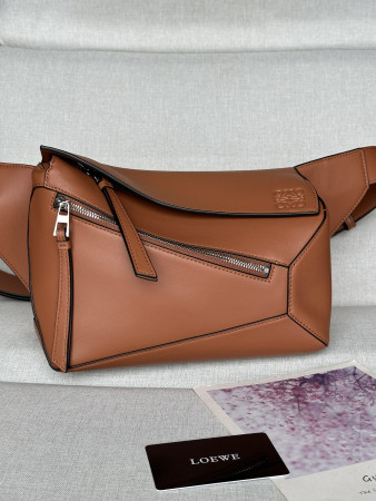 L0ew* Small Puzzle bumbag in classic calfskin 24x10.5x16cm