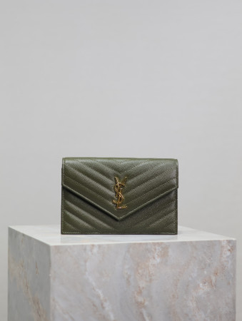 Y*L Cassandra WOC envelope chain wallet in grained poudre leather 19 x 12.5 x 3.5 cm