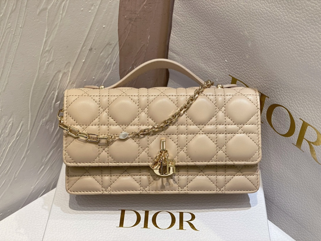 MISS D*0r Mini Handbag Beige Cannage Woven Pattern Lambskin S0980ONMJ-M116 21 x 11.5 x 4.5 cm