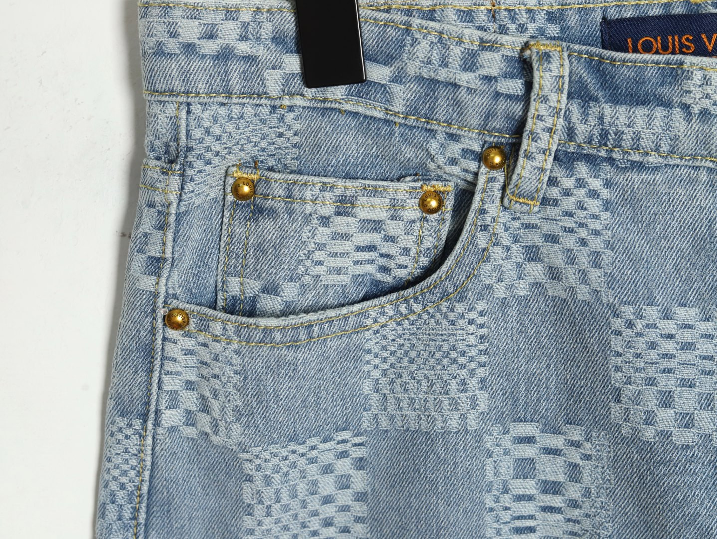 L0*is V*t0n LV 25ss shorts