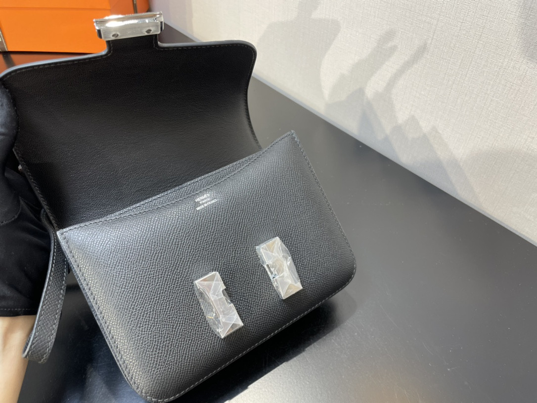Hermès Constance 19 Epsom Silver Hardware 7.25" x 6.25" x 2.25"