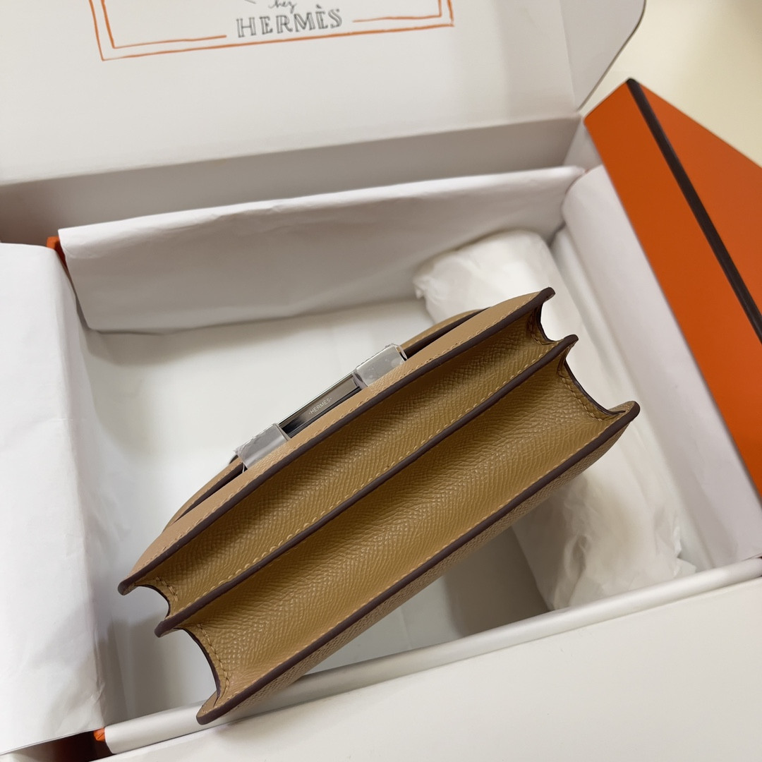 Hermès Constance 19 Epsom Silver Hardware 7.25" x 6.25" x 2.25"