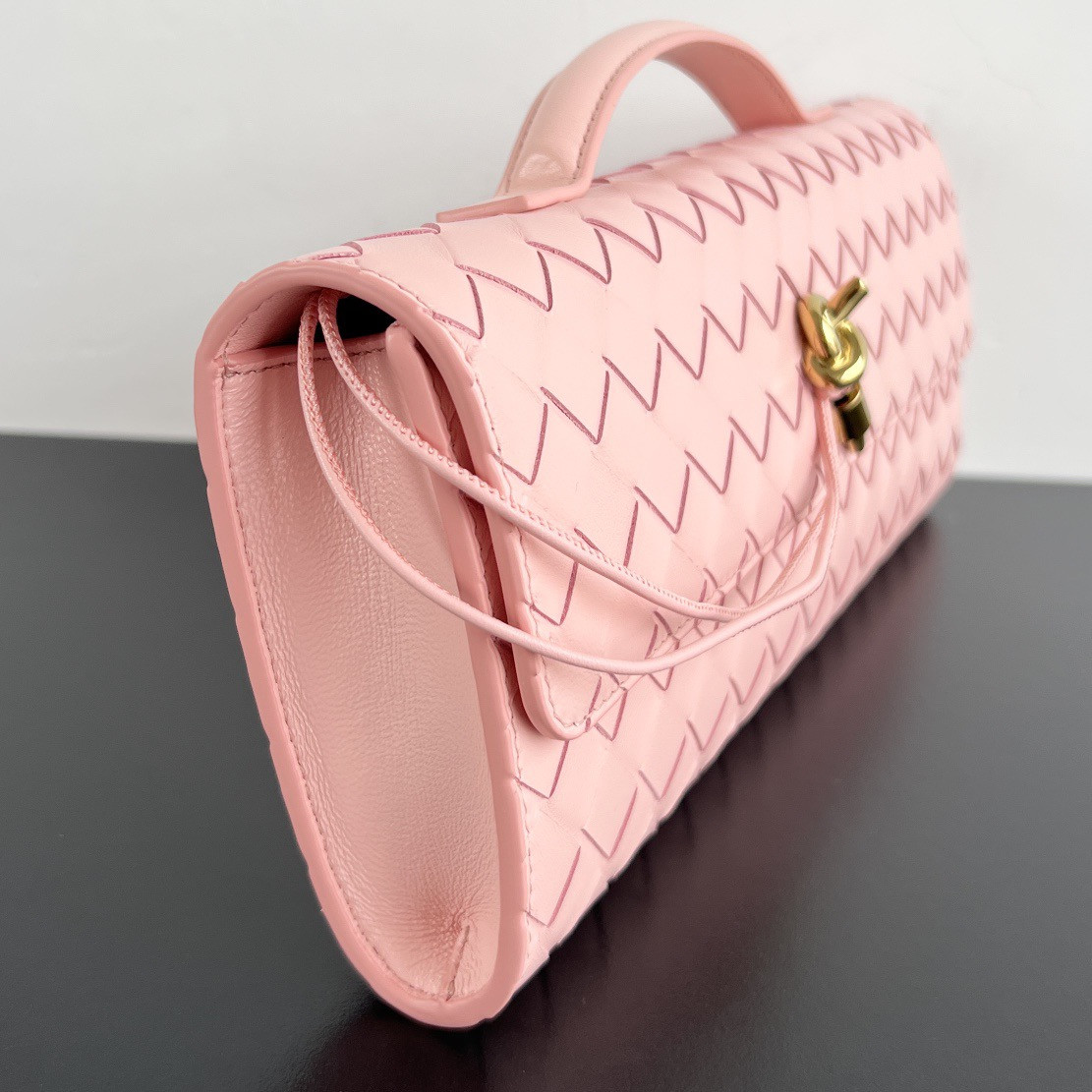 Bo*te*ga Ve*ne*ta Long Clutch Andiamo With Handle Fondant 31x13x3cm