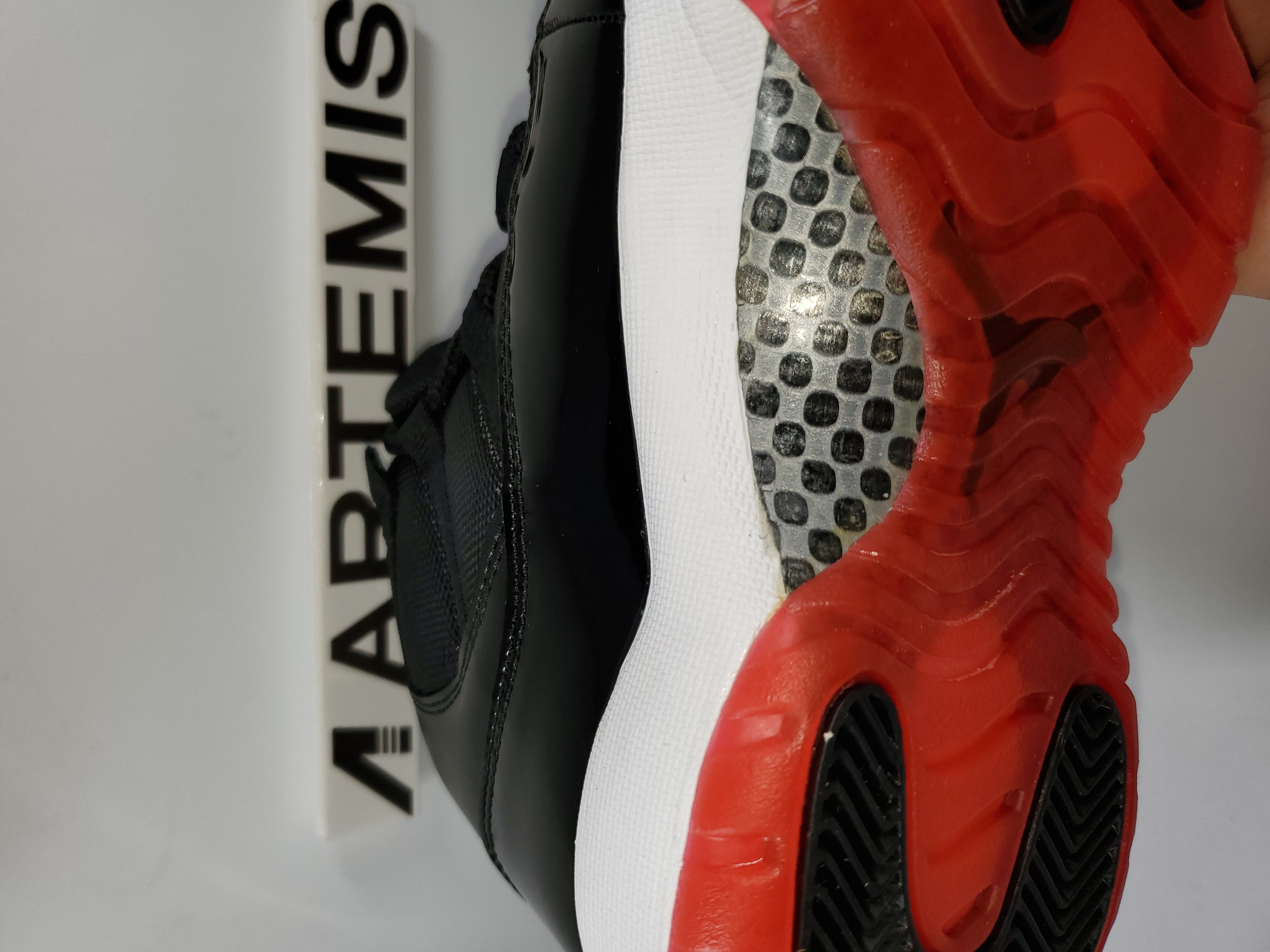 Air Jordan 11 Retro Playoffs (2012)