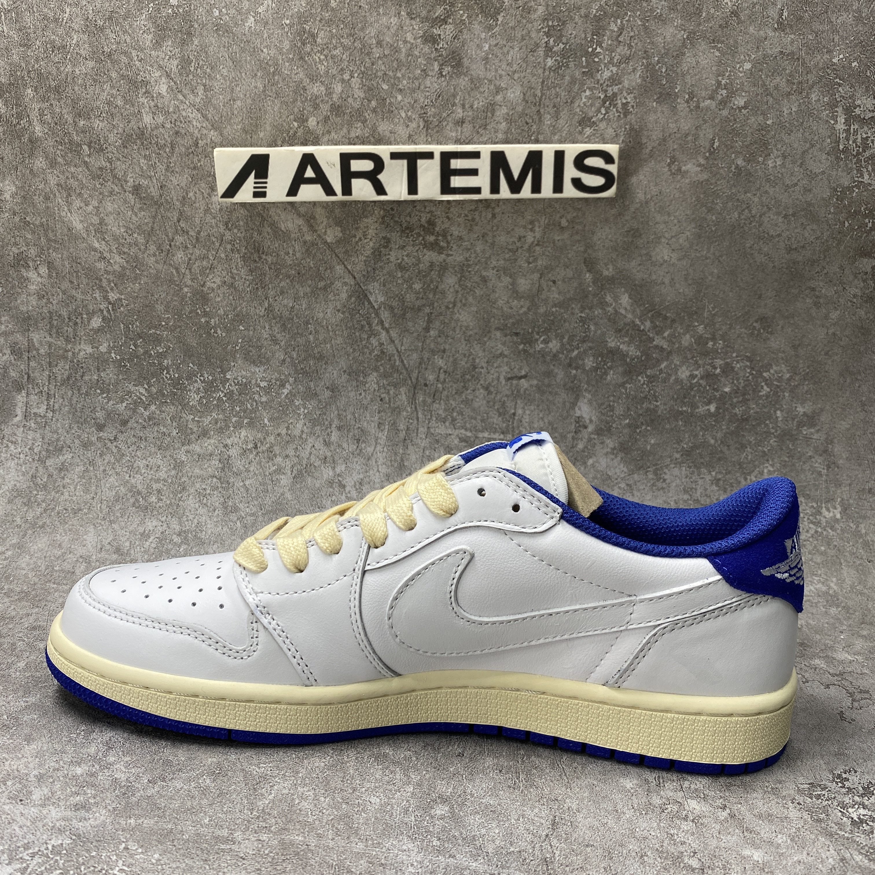 Travis Scott x Air Jordan 1 Low White Blue