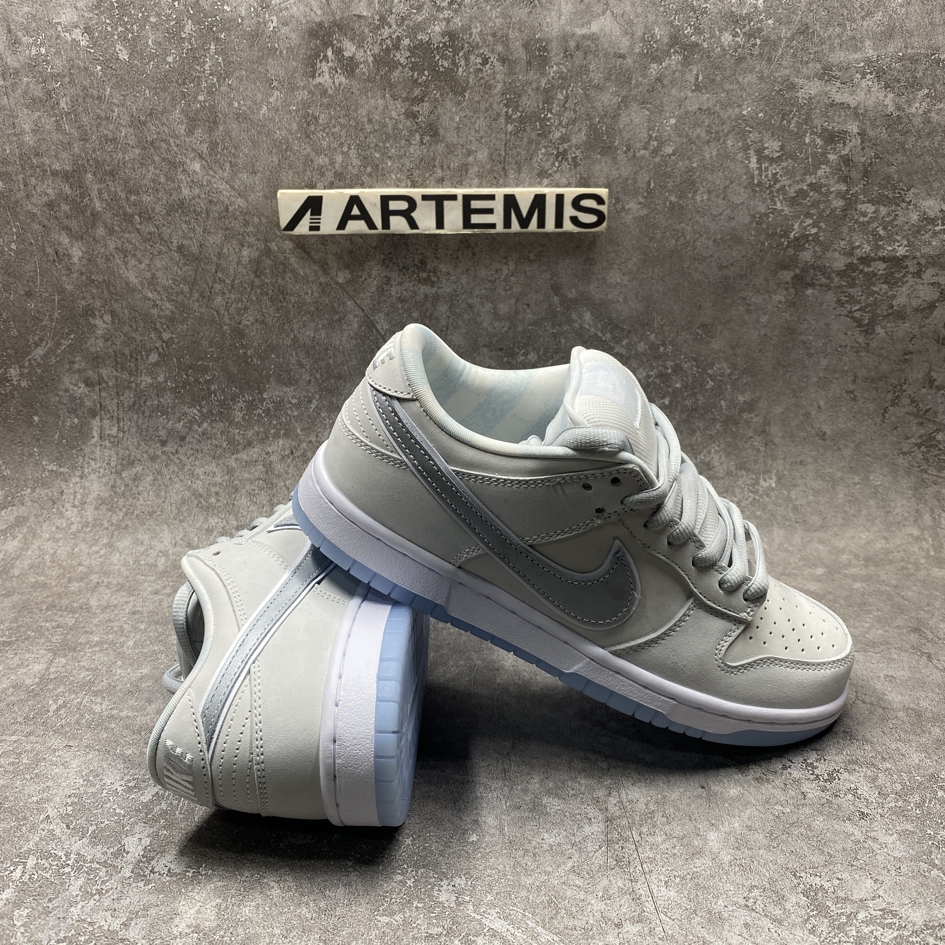 Nike SB Dunk Low White Lobster