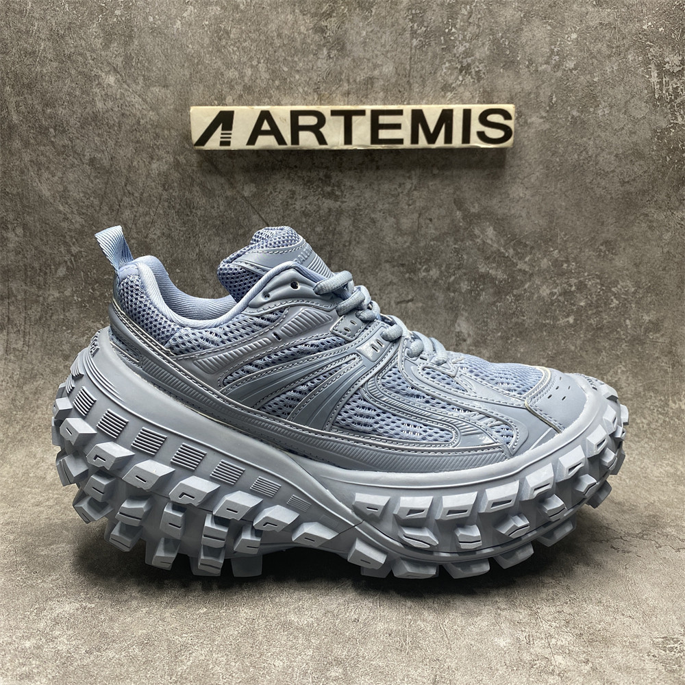 Balenciga Bouncer Moon