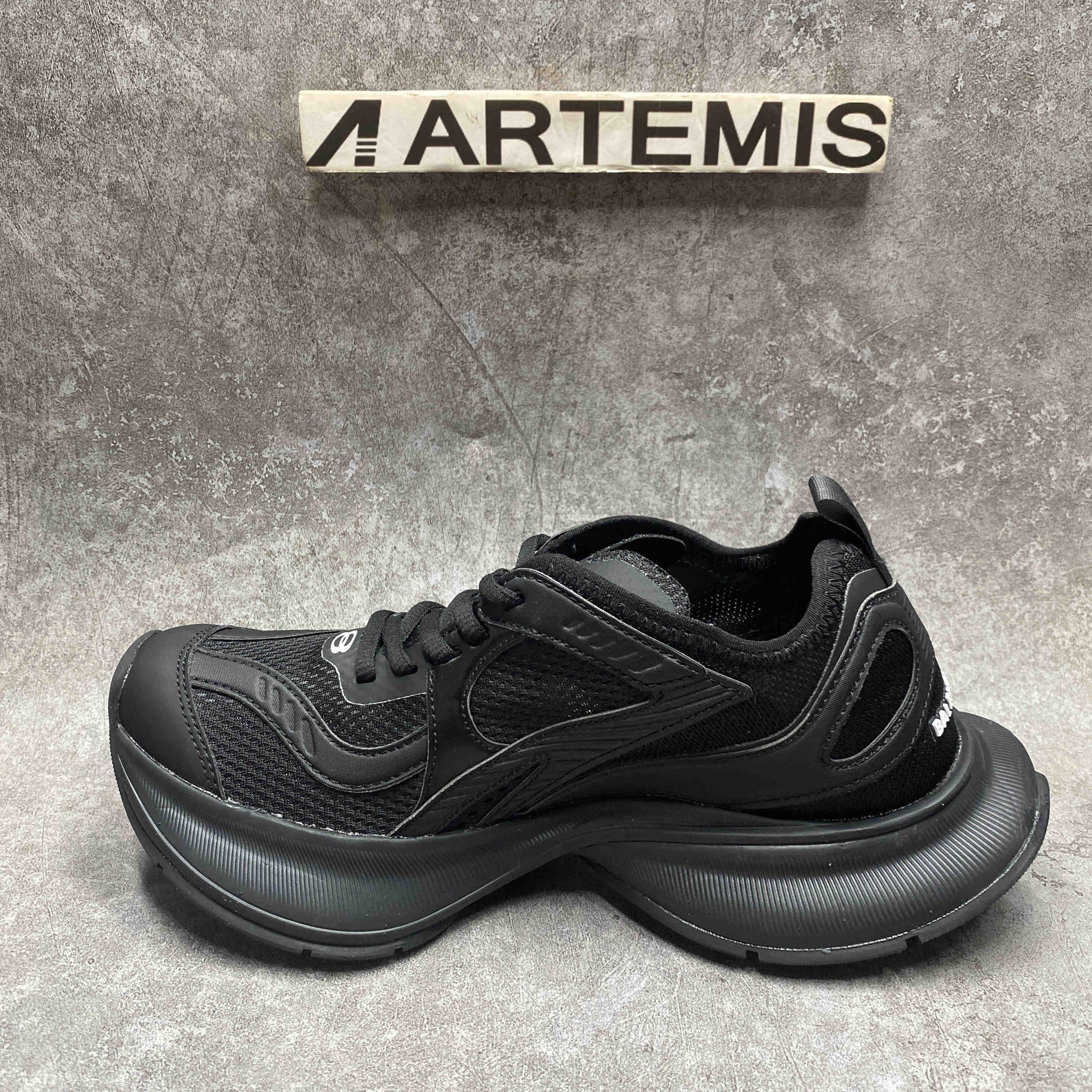 ua Ba*len*cia*ga snkrs black WFLGY 1000