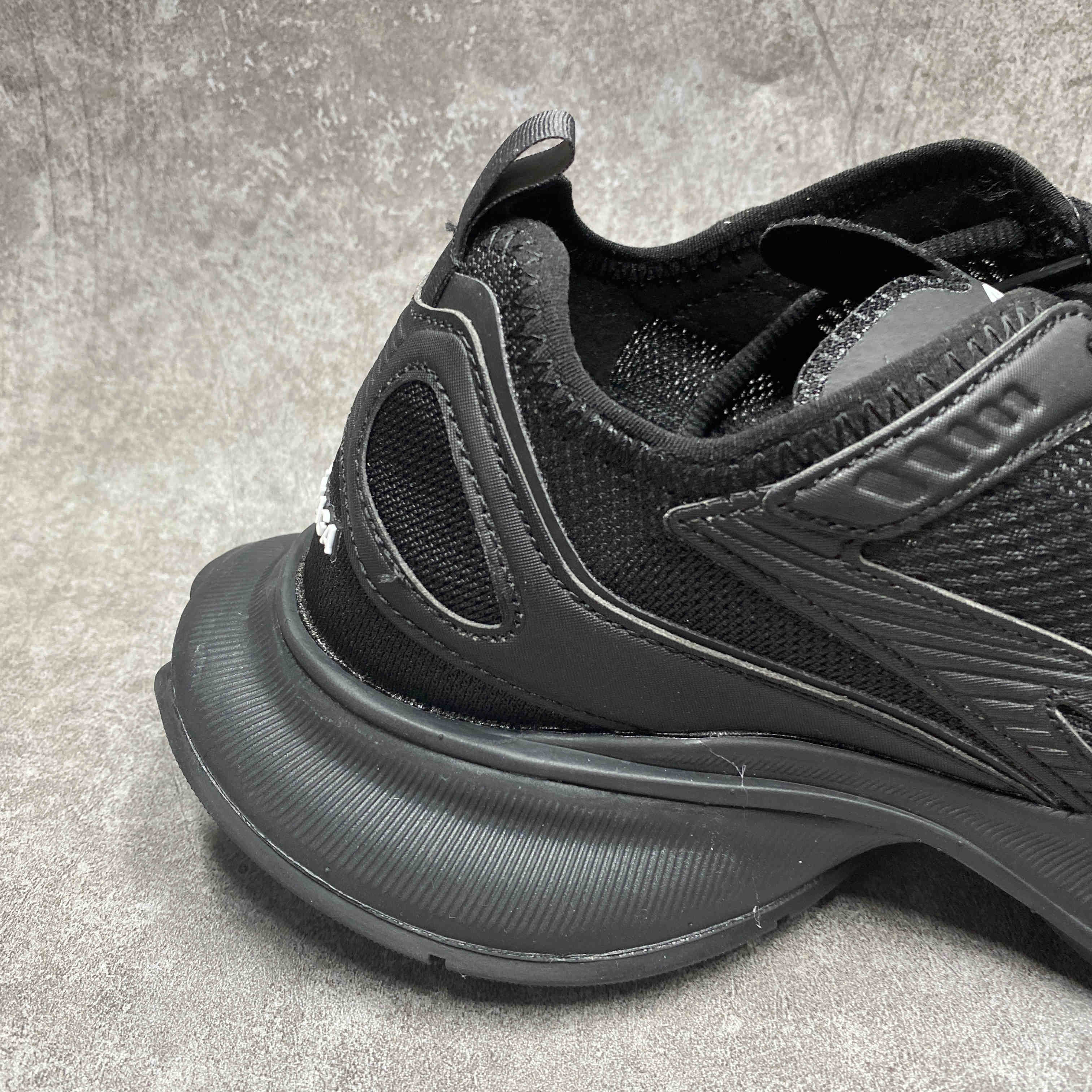 ua Ba*len*cia*ga snkrs black WFLGY 1000