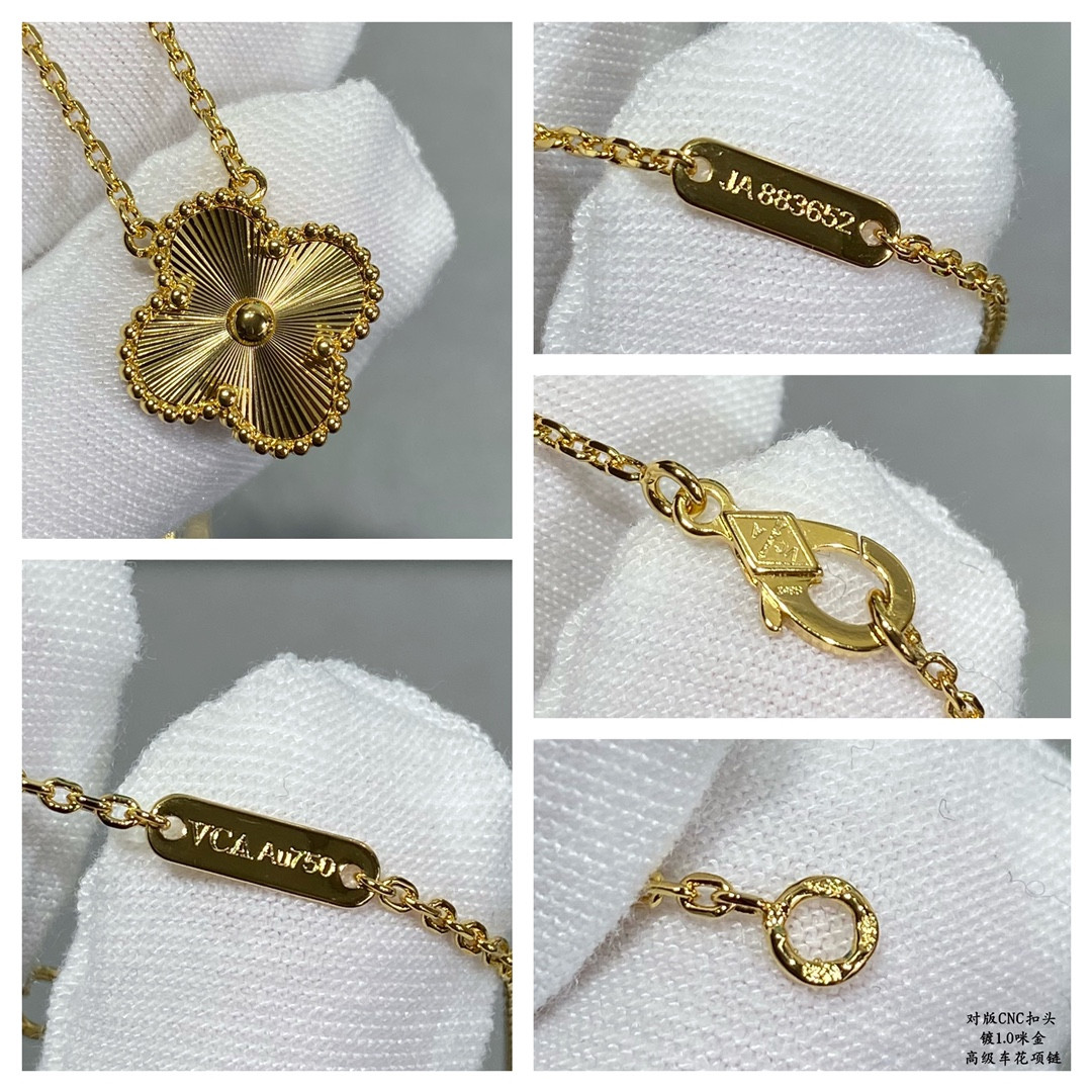 V*N CL*F & Arpels Medium Classic Four Leaf Clover Necklace Diameter approx 1.5cm,Chain length approx 40+5cm