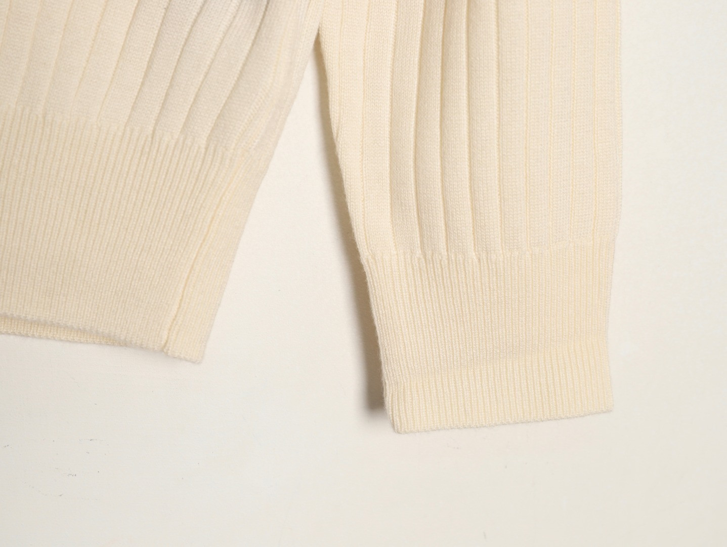 L**o p*ana LP knitting Sweaters