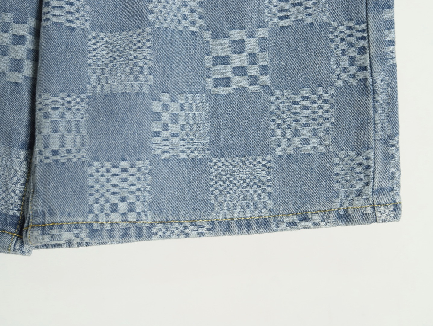 L0*is V*t0n LV 25ss shorts