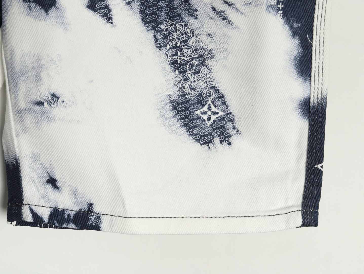 L0*is V*t0n LV 25ss shorts