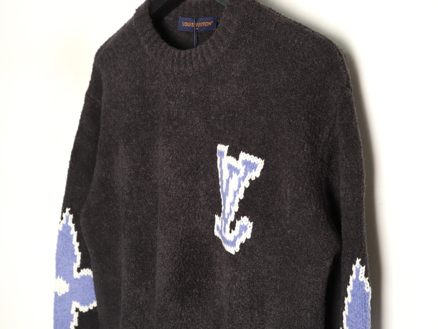 L0*is V*t0n LV 25SS Sweaters