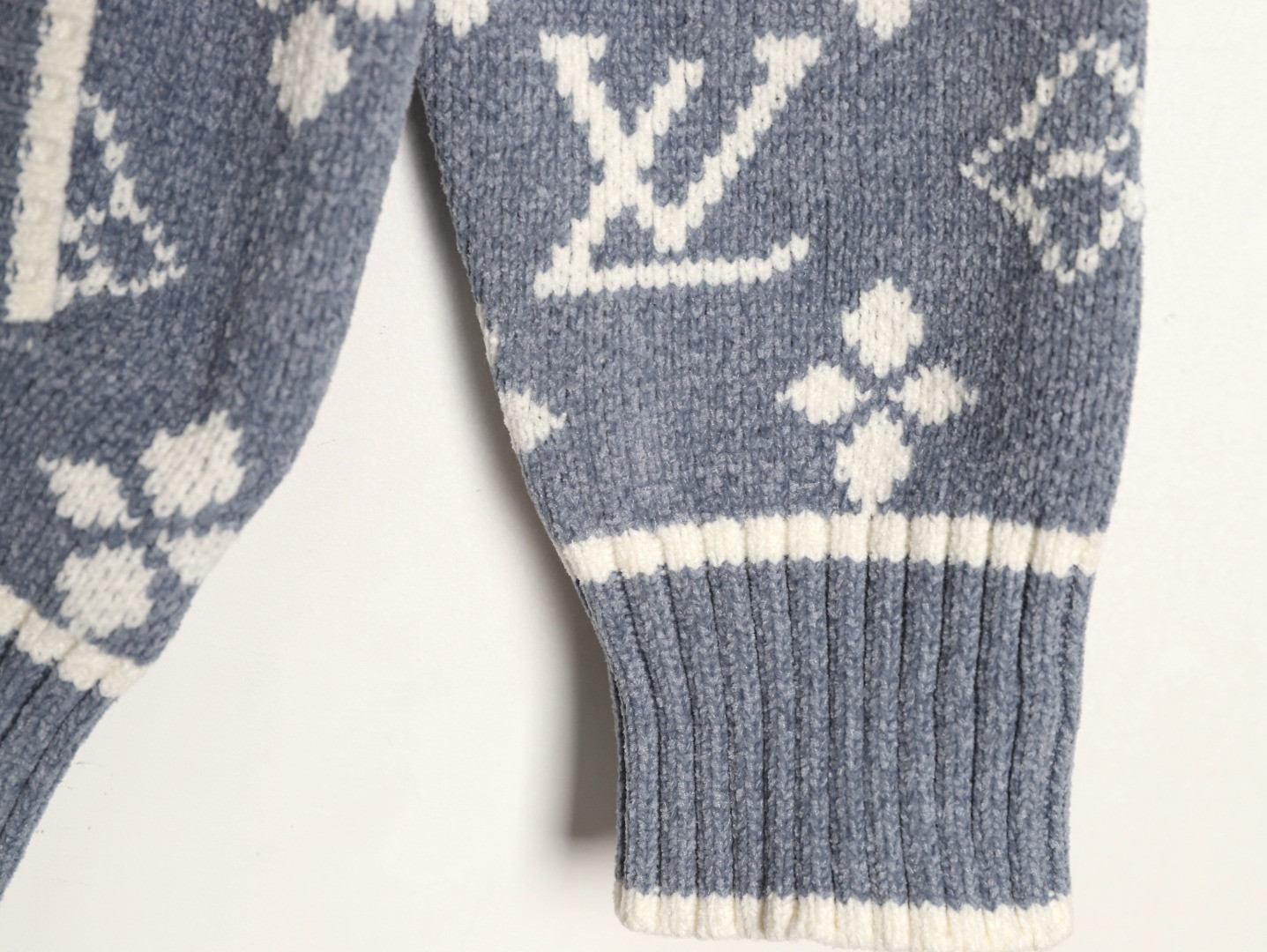 L0*is V*t0n LV 25ss Cardigan Sweaters