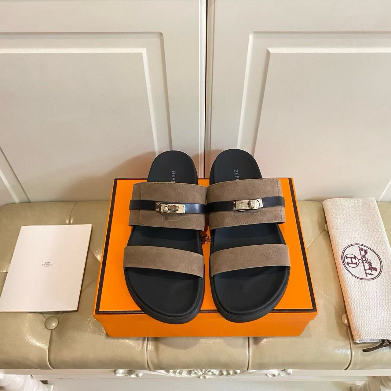 UA Hermès Jackson sandal