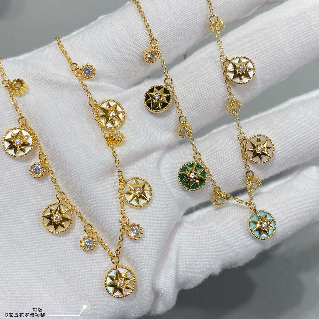 D*0r compass Necklace