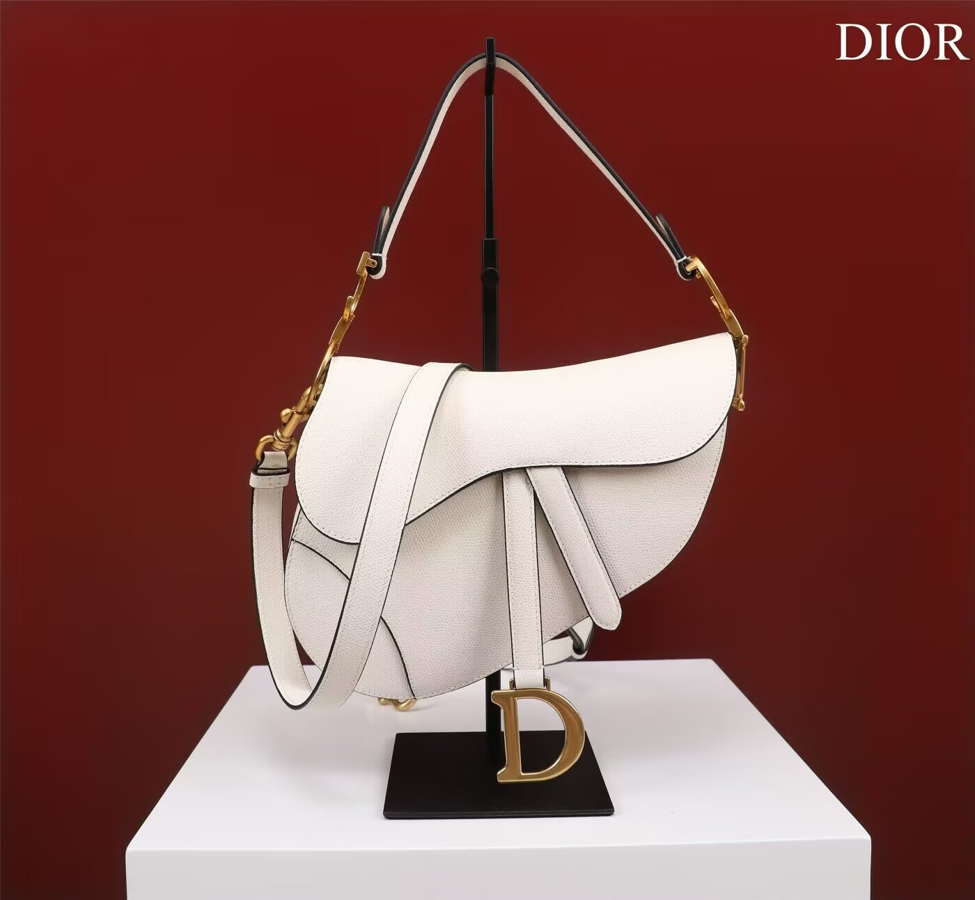 D*0r MINI SADDLE BAG WITH STRAP Grained Calfskin 19 x 16 x 5 cm