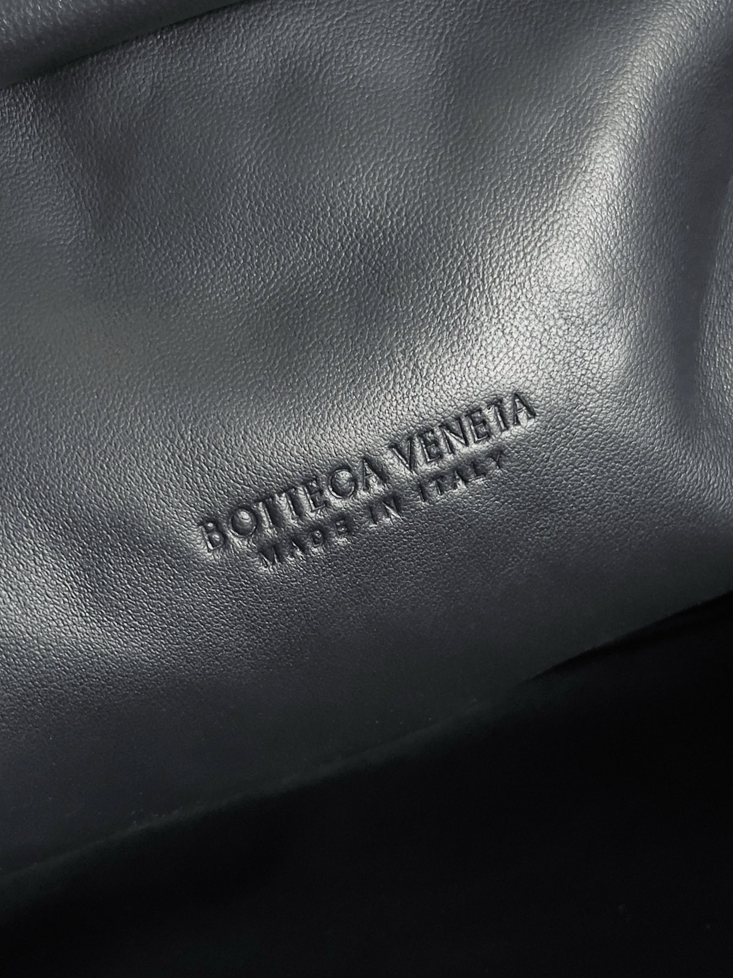 Bo*te*ga Ve*ne*ta LAUREN CLUTCH Andiamo Parachute 31x16.5x11cm