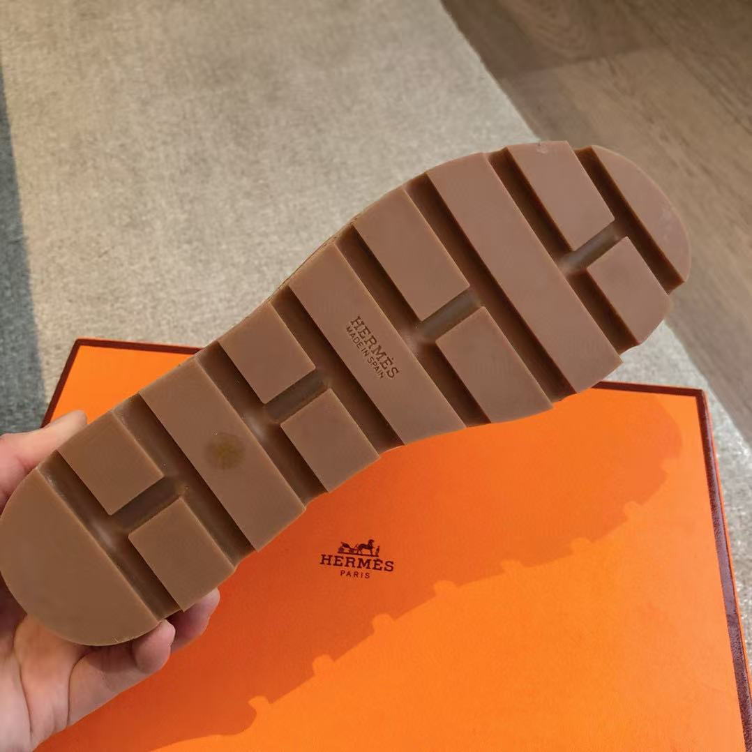 UA H**mes Eze 30 Sandal