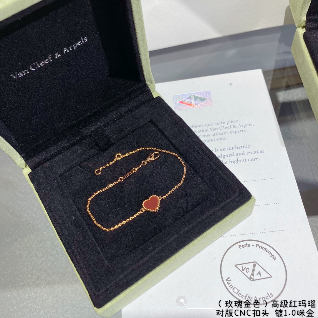 V*N CL*F & Arpels High-grade red agate heart-shaped love Bracelet