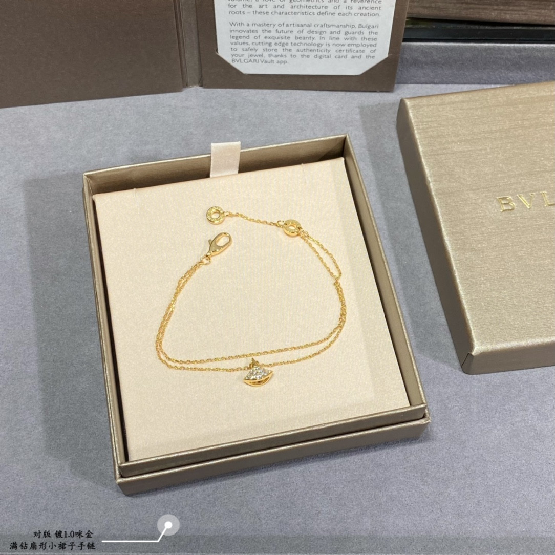 B*l*ai Diamond fan-shaped mini skirt Bracelet