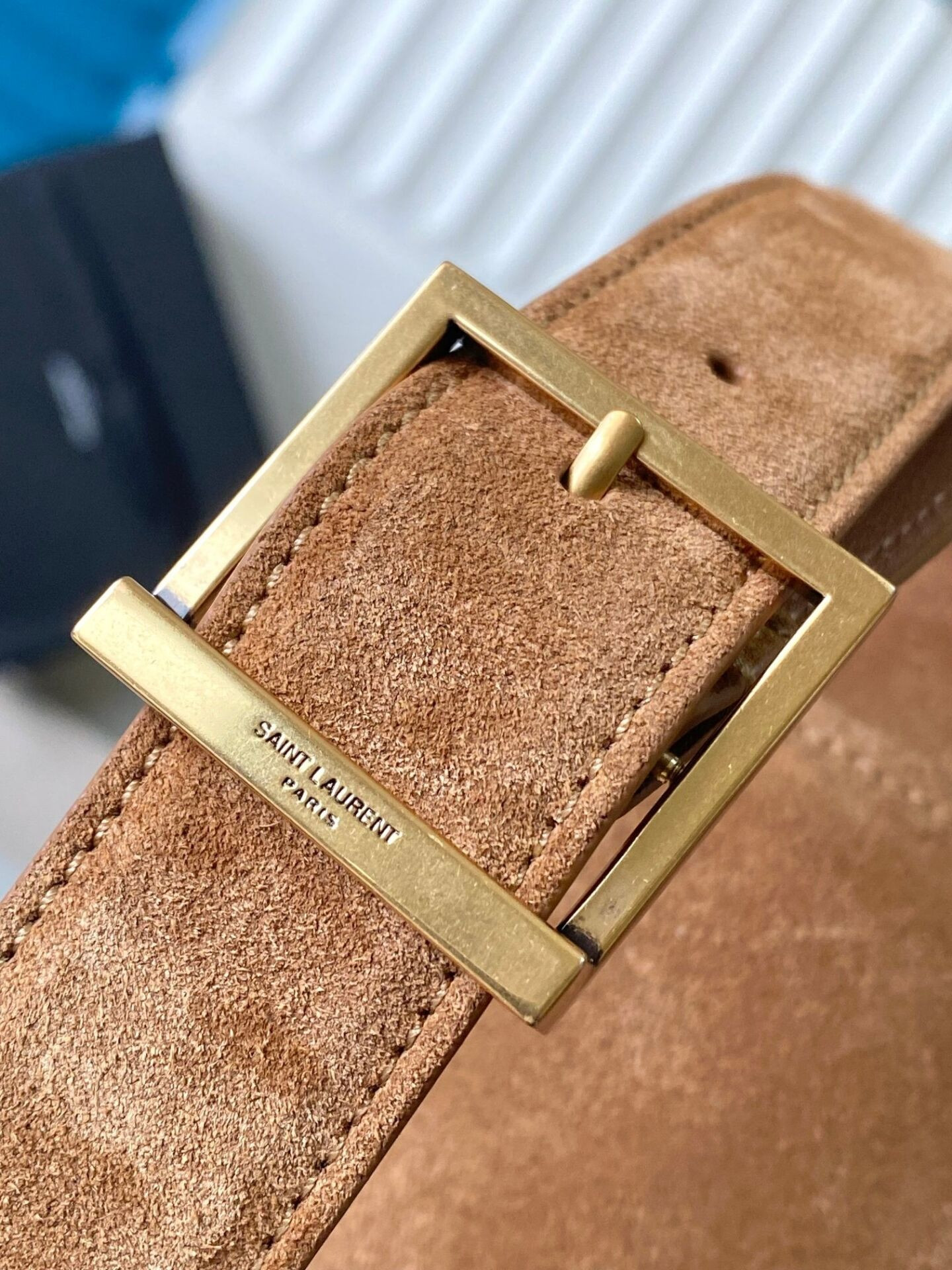 Y*L LE 5 À 7 S*pPLE LARGE IN SUEDE 30 X 31 X 13 CM