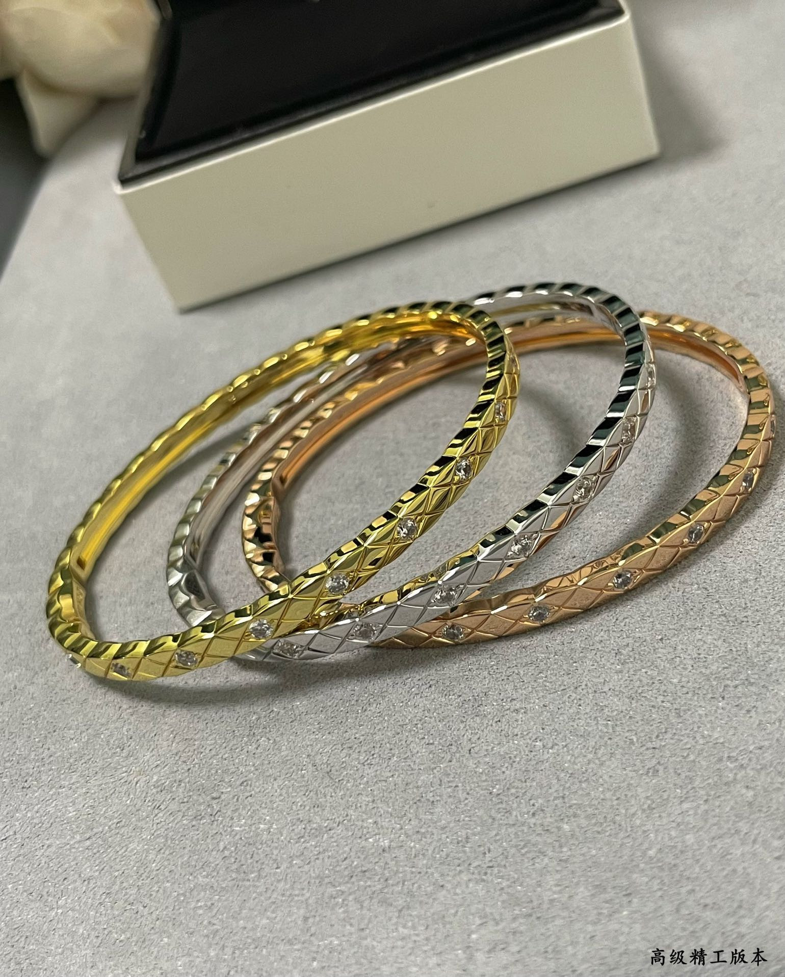 Ch*el Finely carved narrow diamond Bracelet