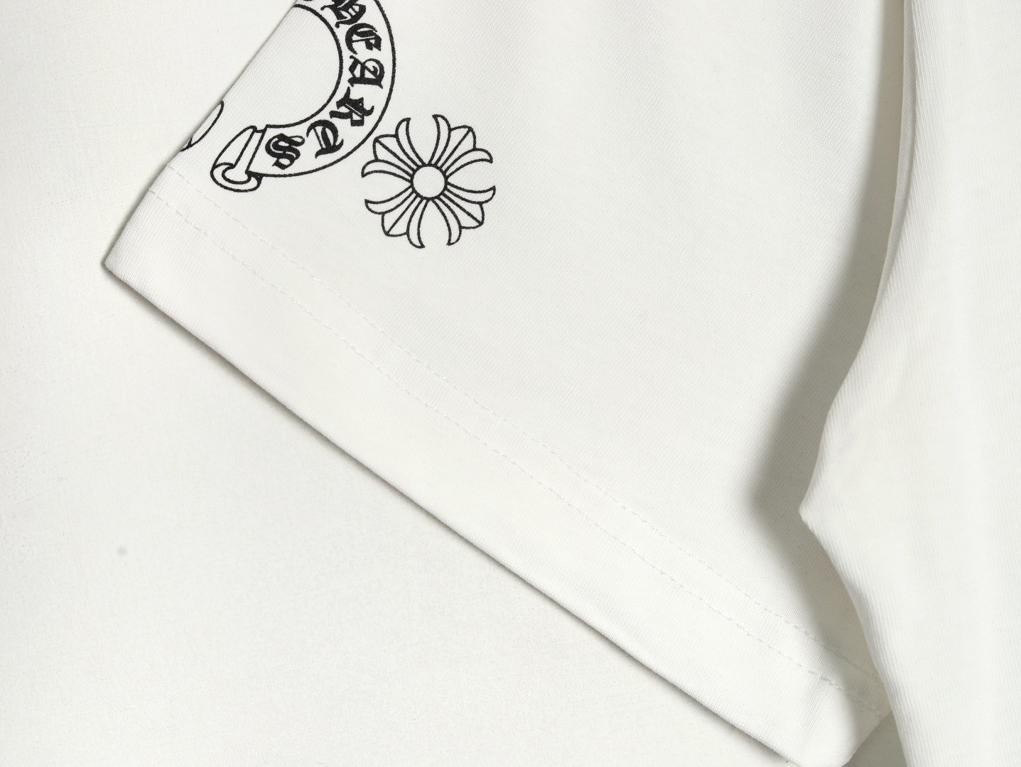 Ch**me He**ts 25ss Short-sleeved T-shirt