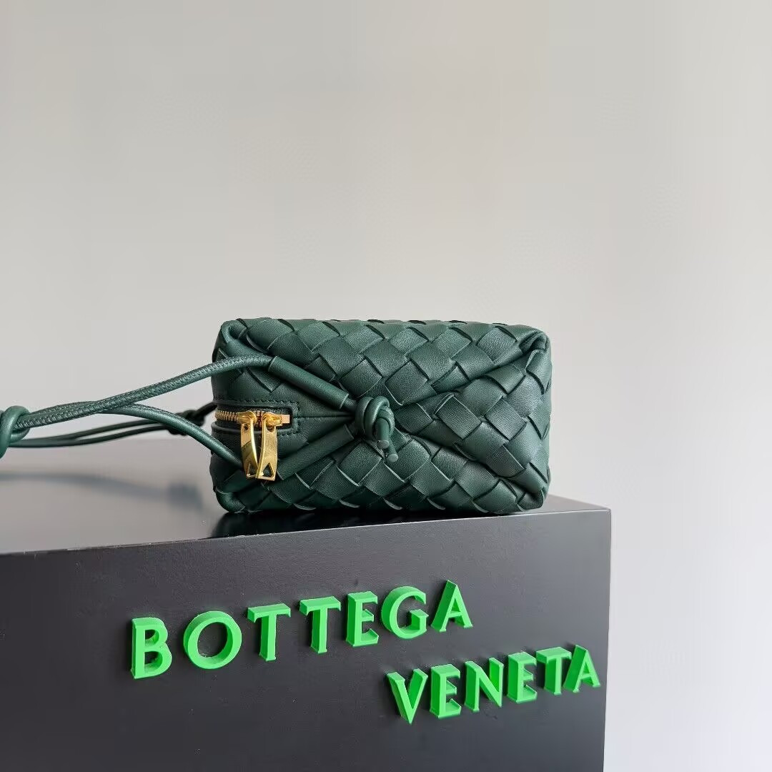Bo*te*ga Ve*ne*ta Medium Loop Cross-Body Bag 22x15x8cm