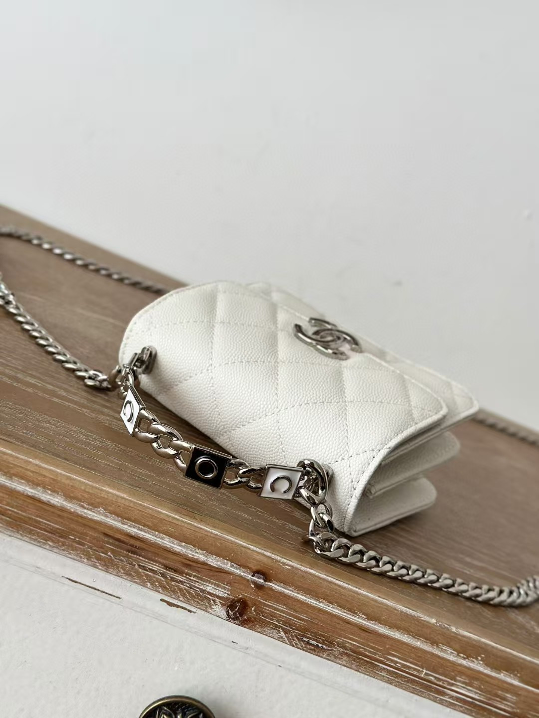 Ch*el Coco Caviar Clutch With Chain White 11x8.5x7cm