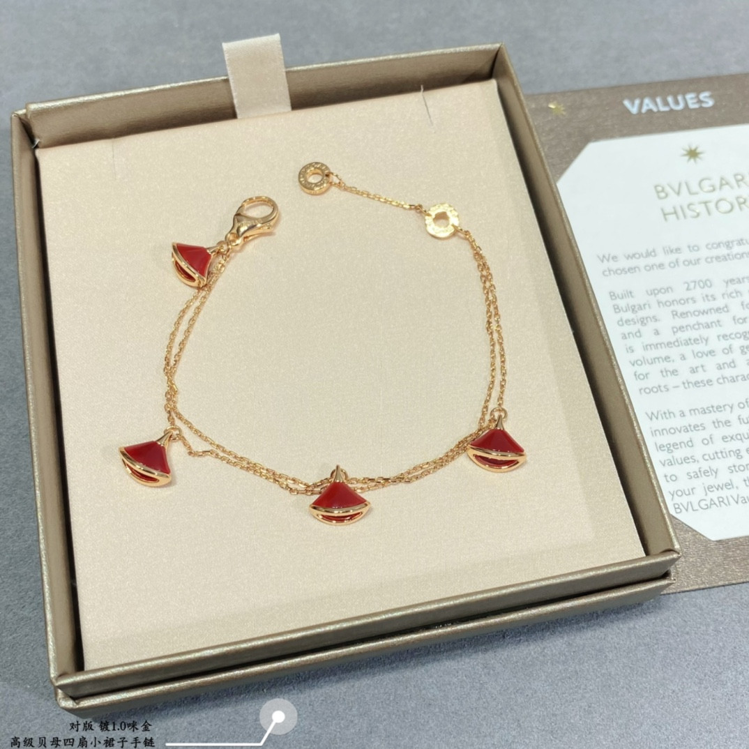 B*l*ai Four mini skirts Bracelet