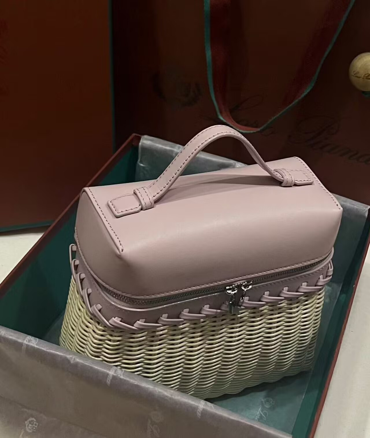 L**o p*ana Extra Pocket L19 Wicker Bag 17.5x21x10cm