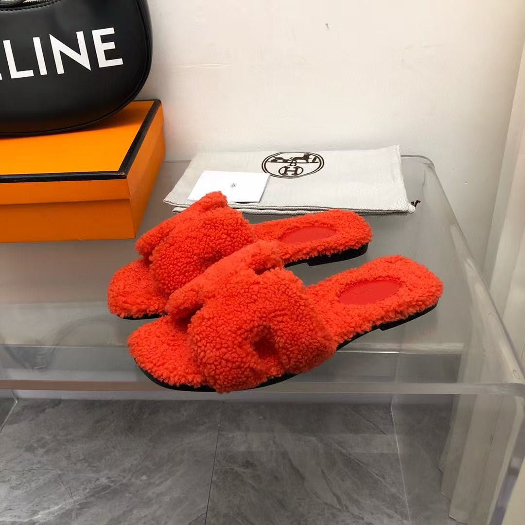 UA Hermès Oran sandal