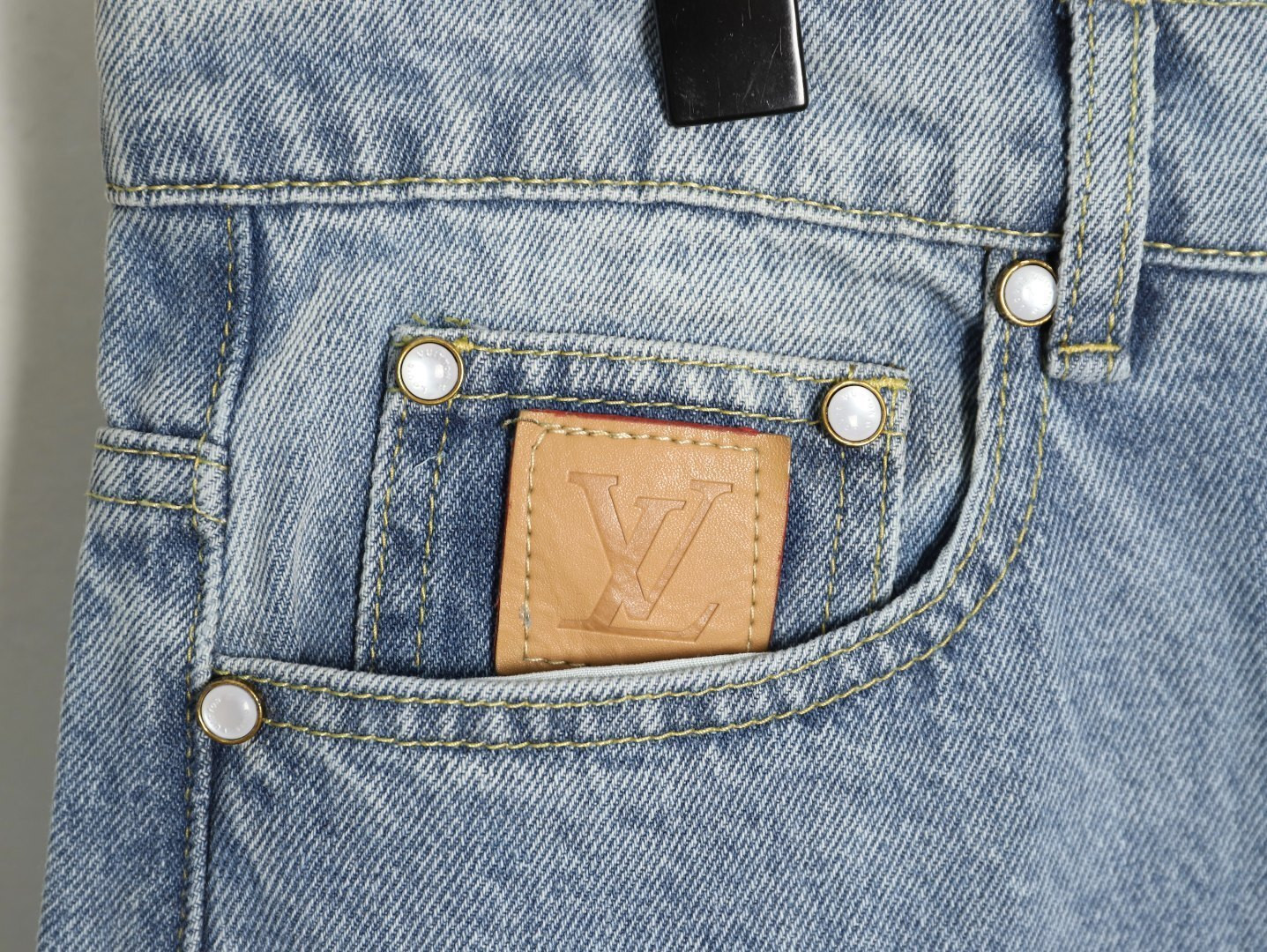 L0*is V*t0n 25FW Jeans Suit