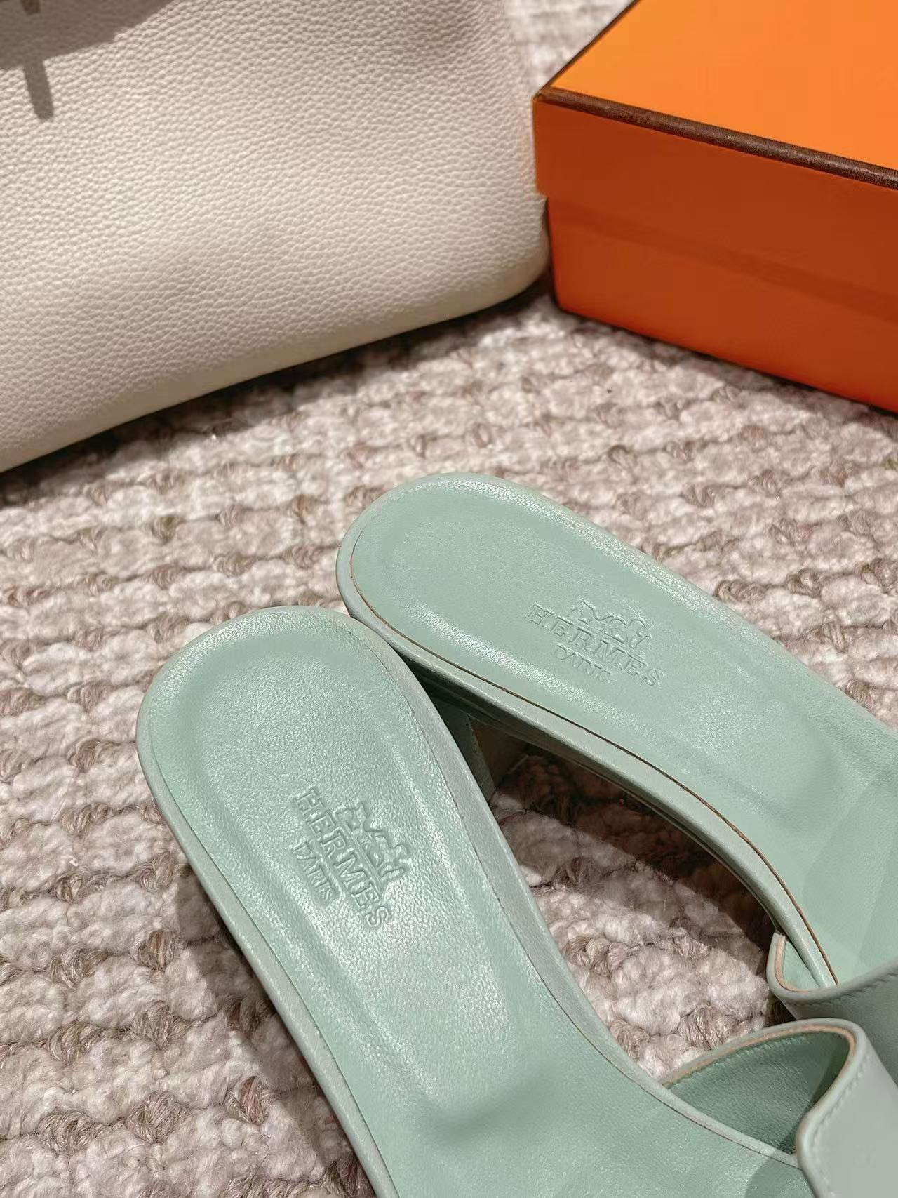 UA Hermès Oasis Sandal