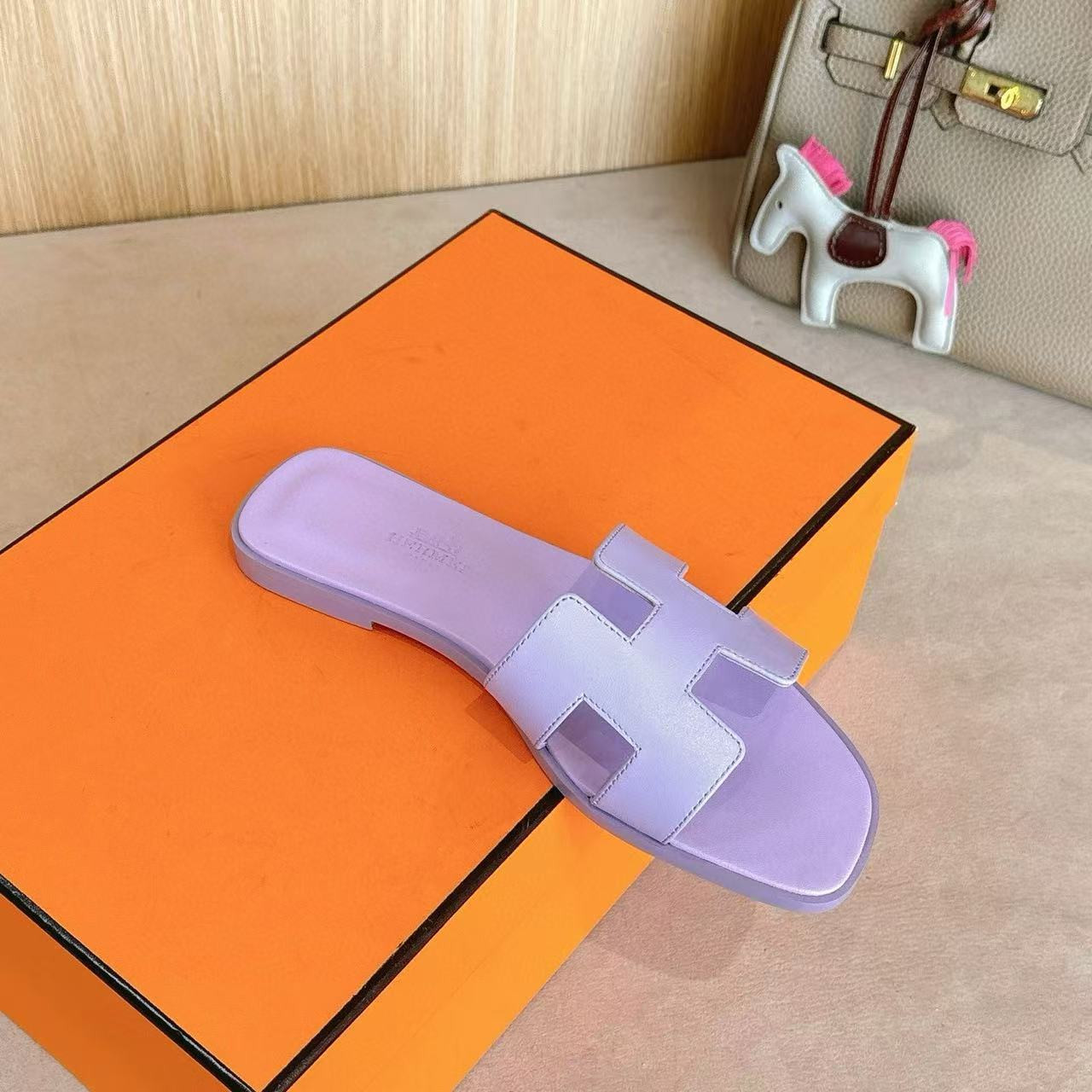 UA Hermès Oran sandal