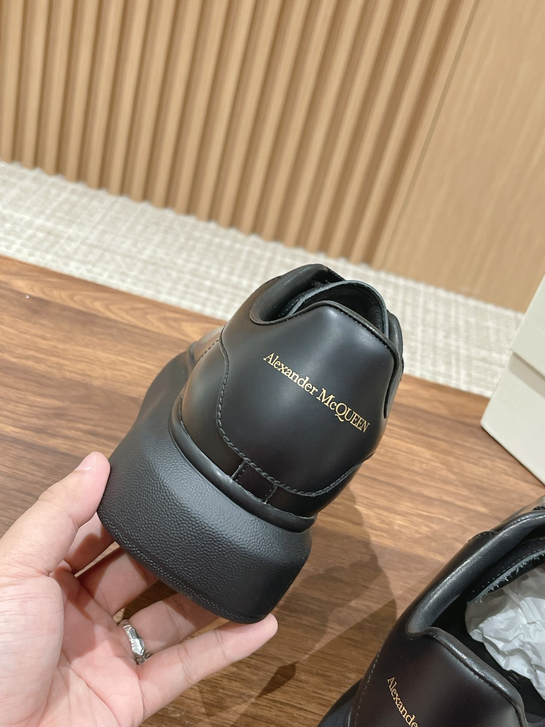 UA Ale*d*r M*Q*en Oversized