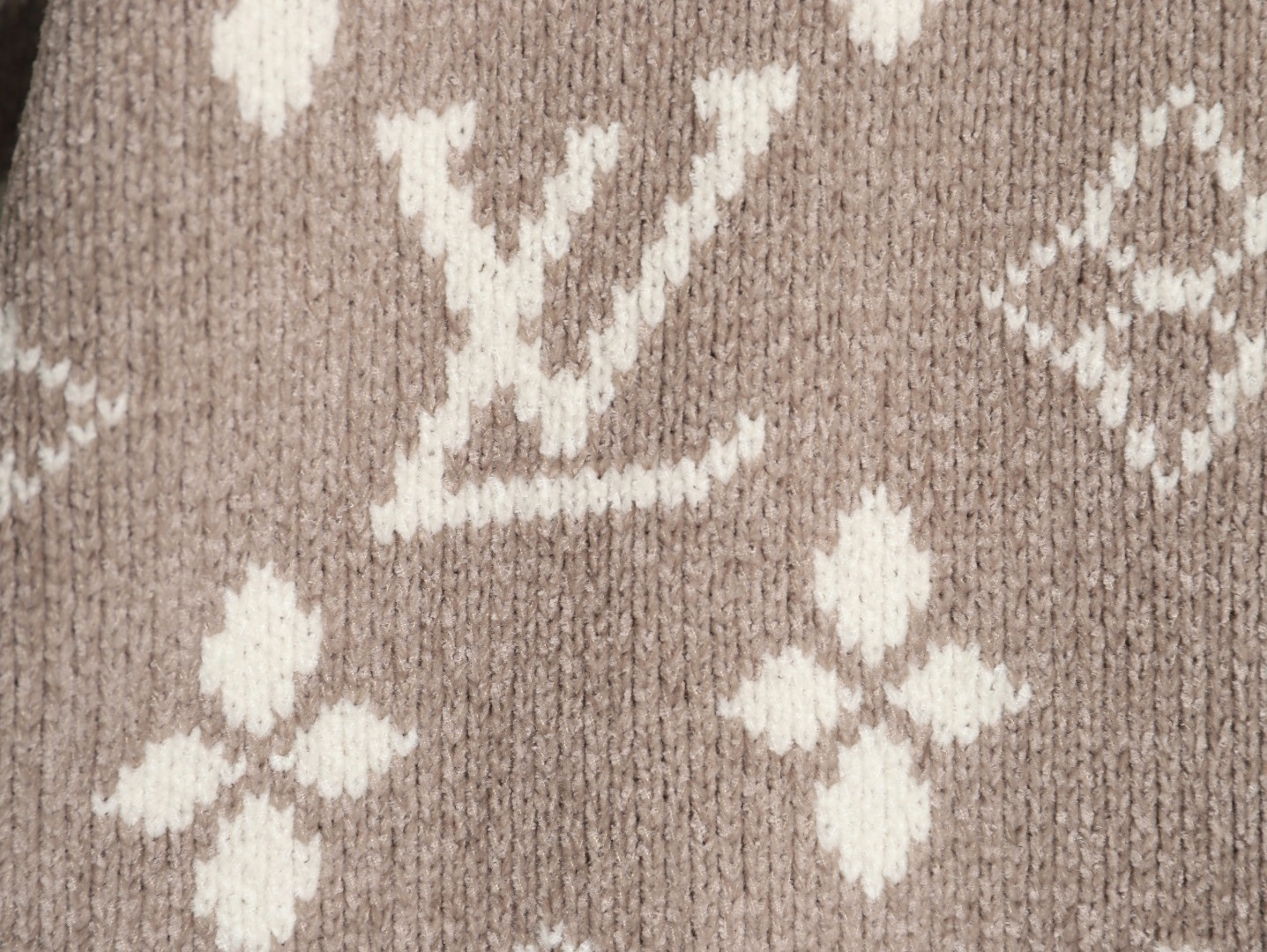 L0*is V*t0n LV 25ss Cardigan Sweaters