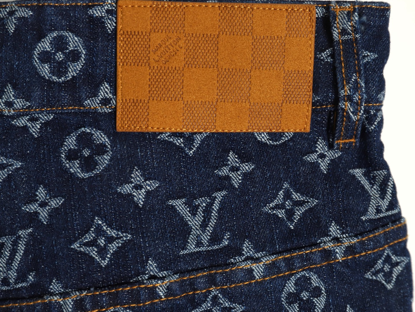 L0*is V*t0n LV 25ss shorts