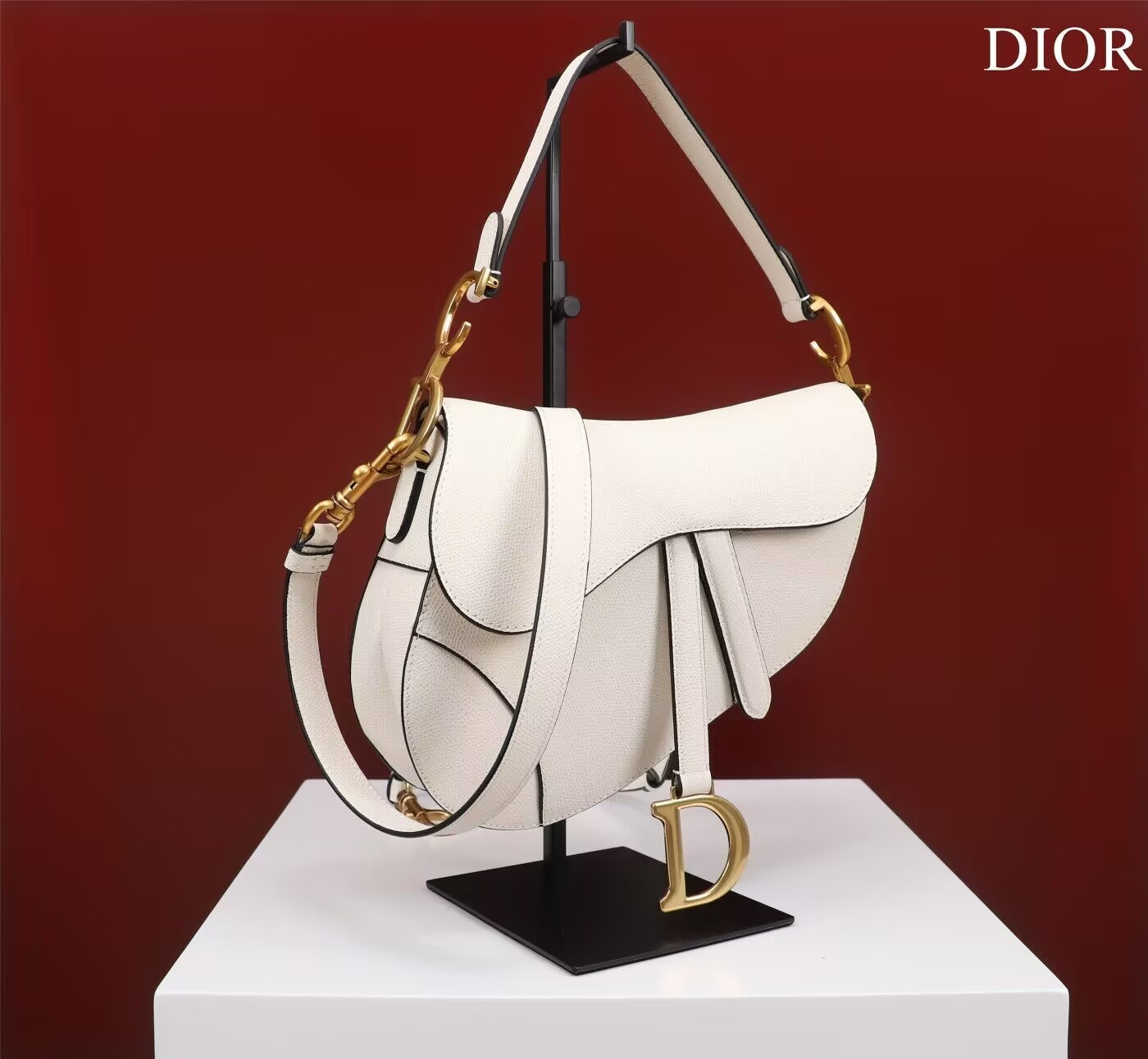 D*0r MINI SADDLE BAG WITH STRAP Grained Calfskin 19 x 16 x 5 cm