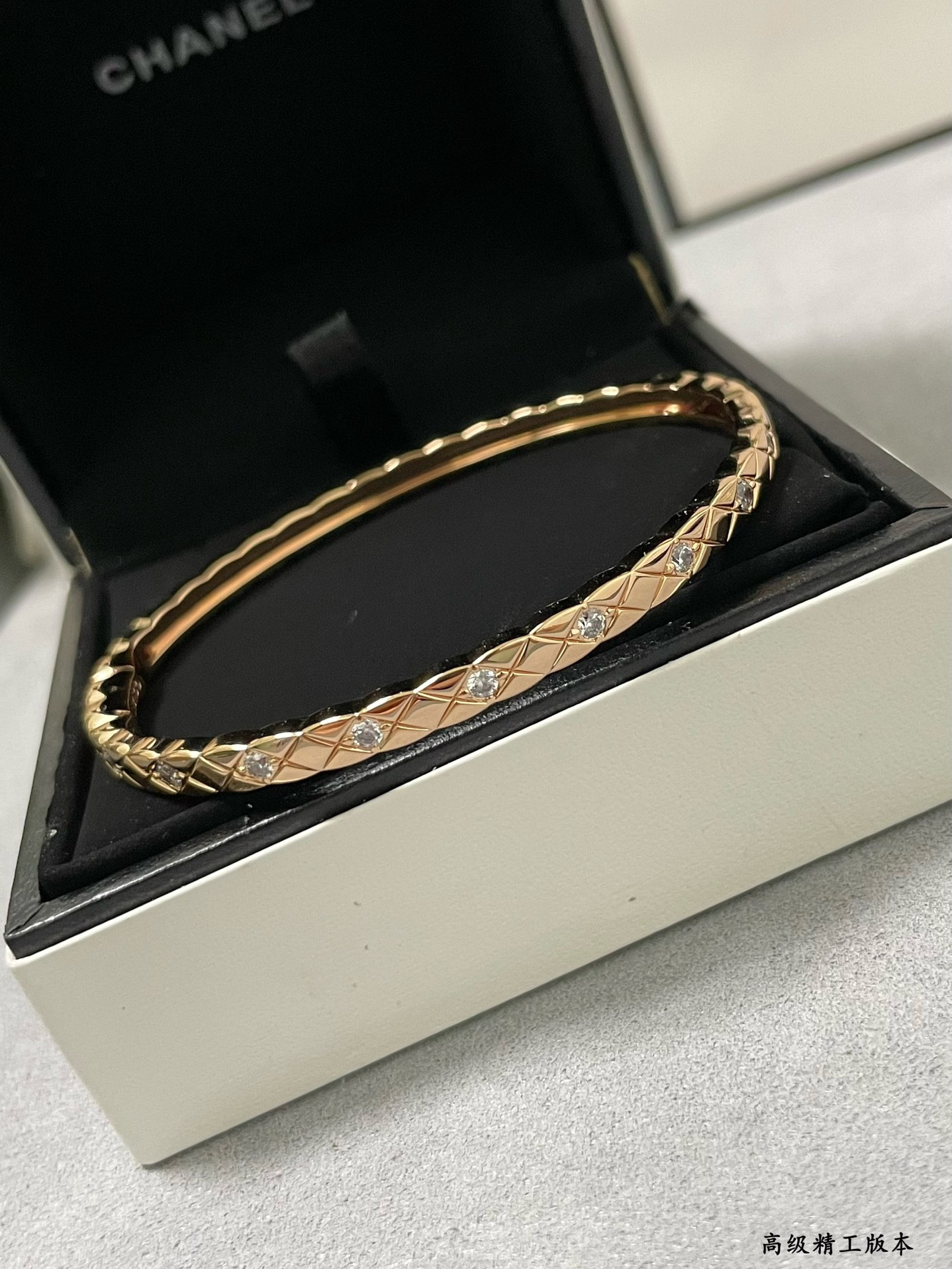 Ch*el Finely carved narrow diamond Bracelet