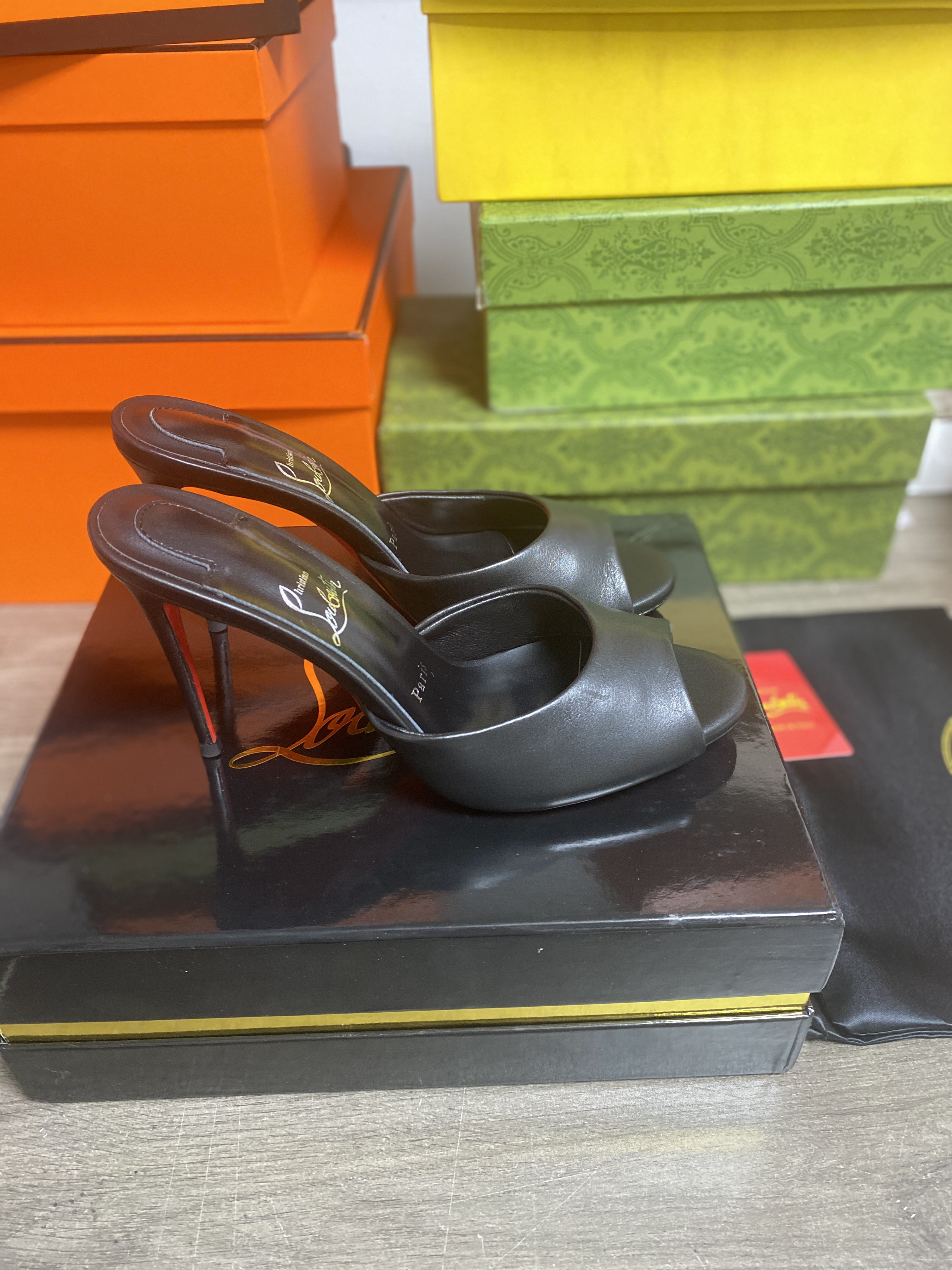 UA Ch**an Louboutin Me Dolly 100 Calfskin Leather Mules