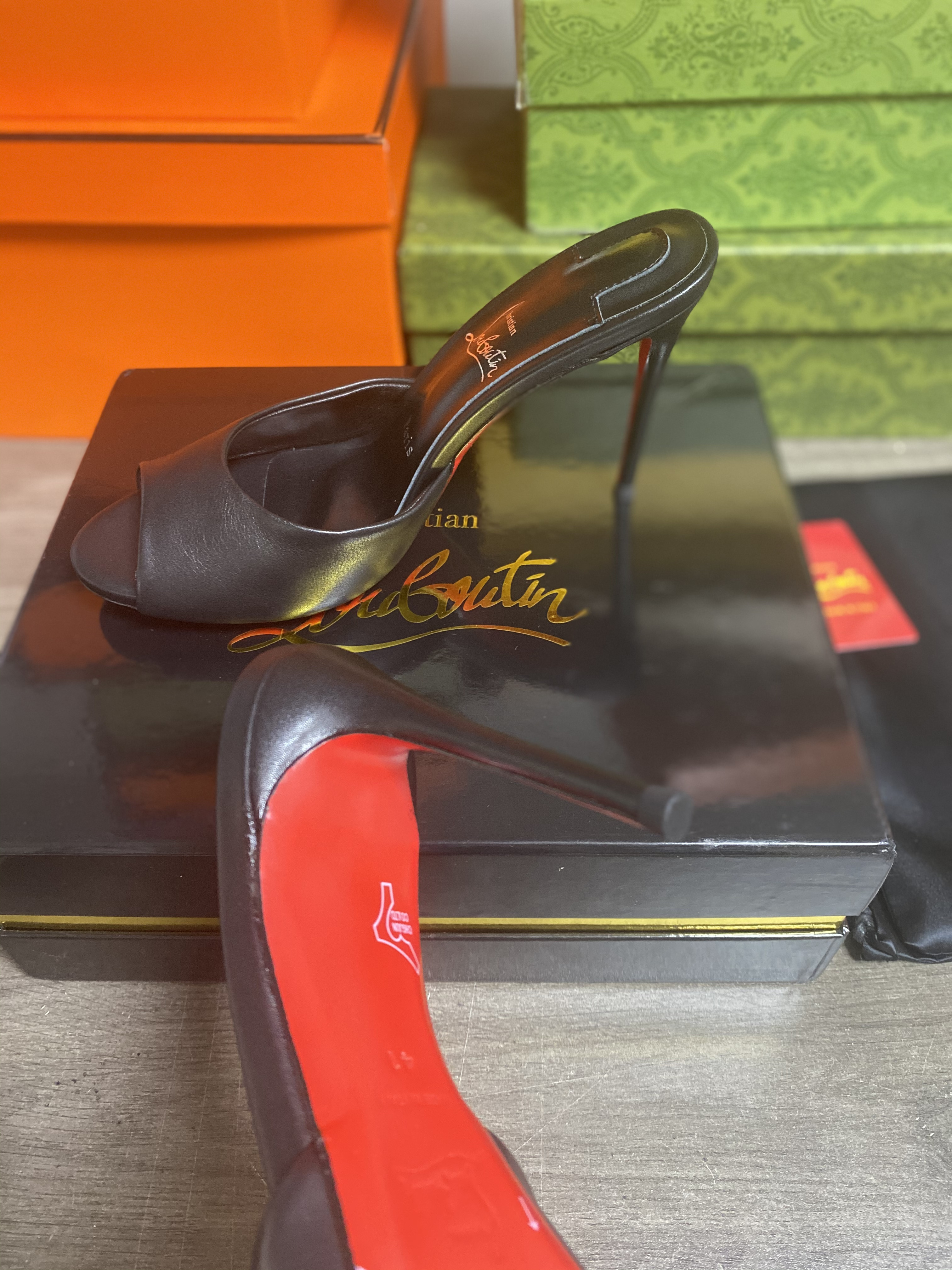 UA Ch**an Louboutin Me Dolly 100 Calfskin Leather Mules