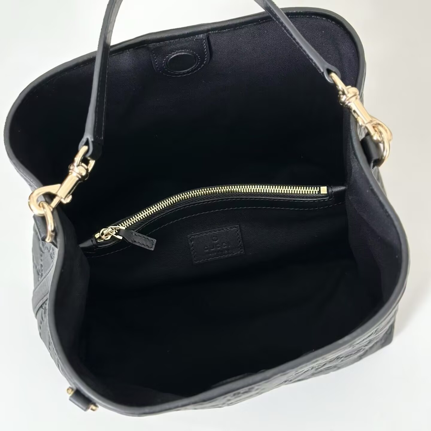 G*u*i GG Emblem Medium Bucket Bag 25x25x15.5cm