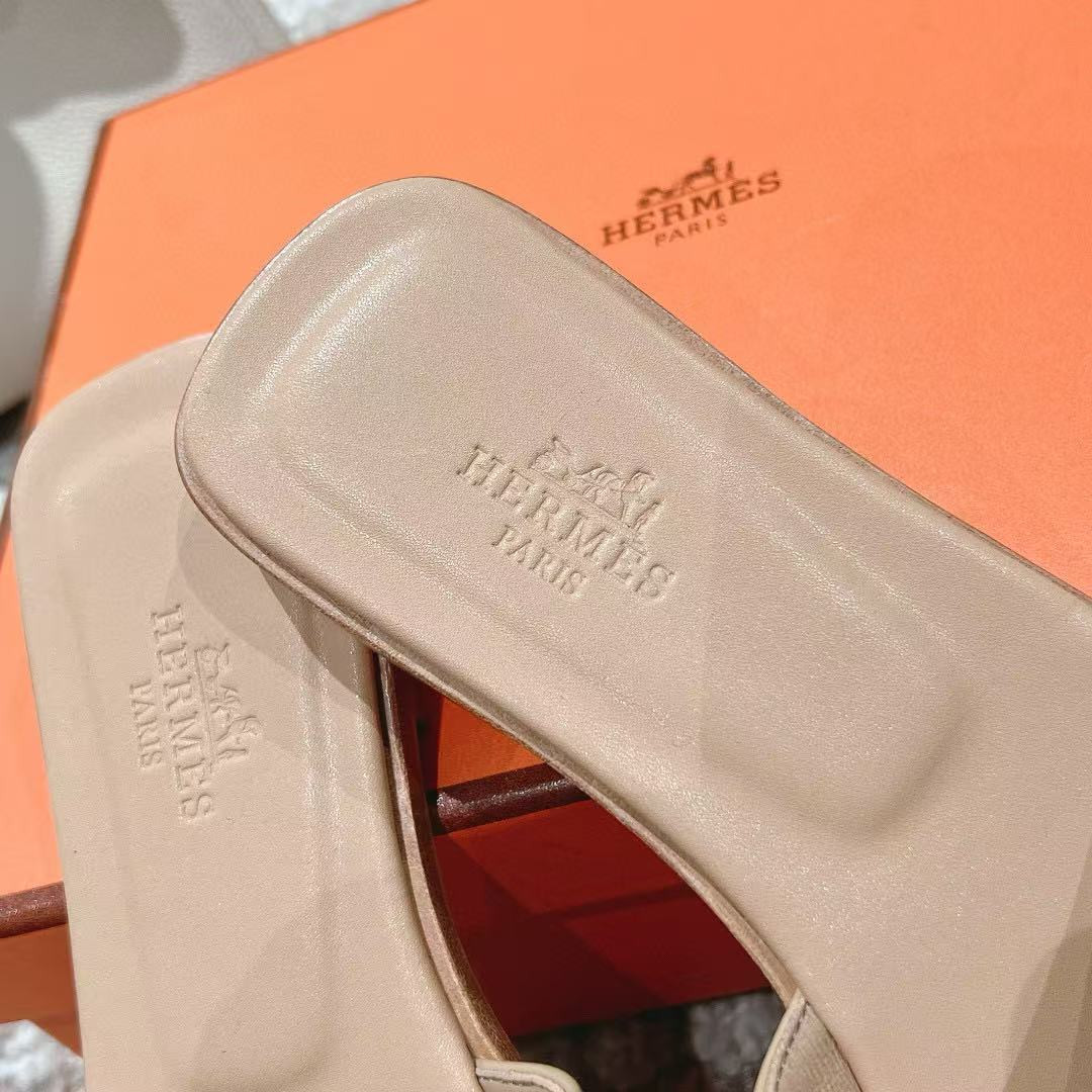 UA Hermès Oran sandal